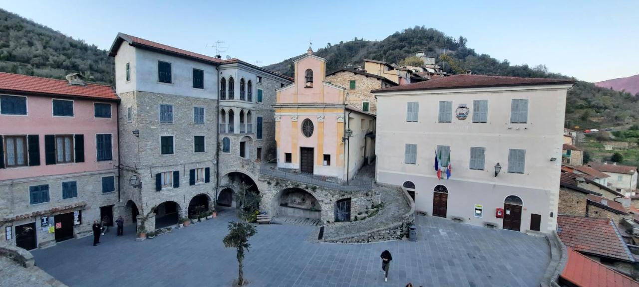 La Gallina Nel Castello Citr Oo9002-Beb Oo11 Albenga Ngoại thất bức ảnh